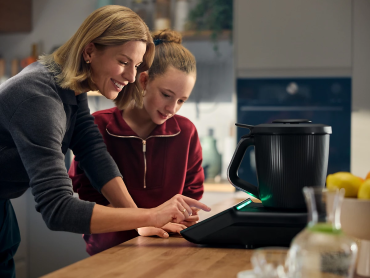 FR-thermomix-tm7-mère-fille-ecran_4x3.png